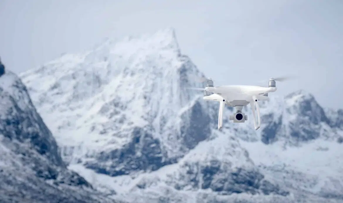 drone utilizzato per il monitoraggio dei ghiacciai