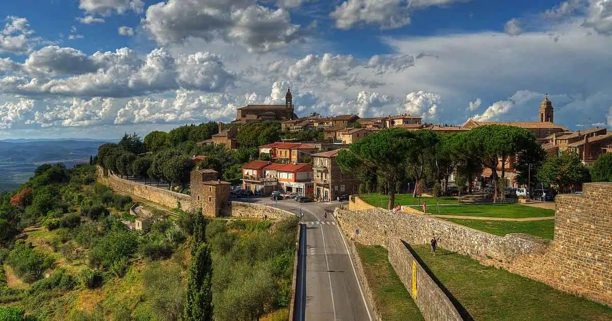 Veduta di Montalcino, patria de Brunello Veduta-montalcino